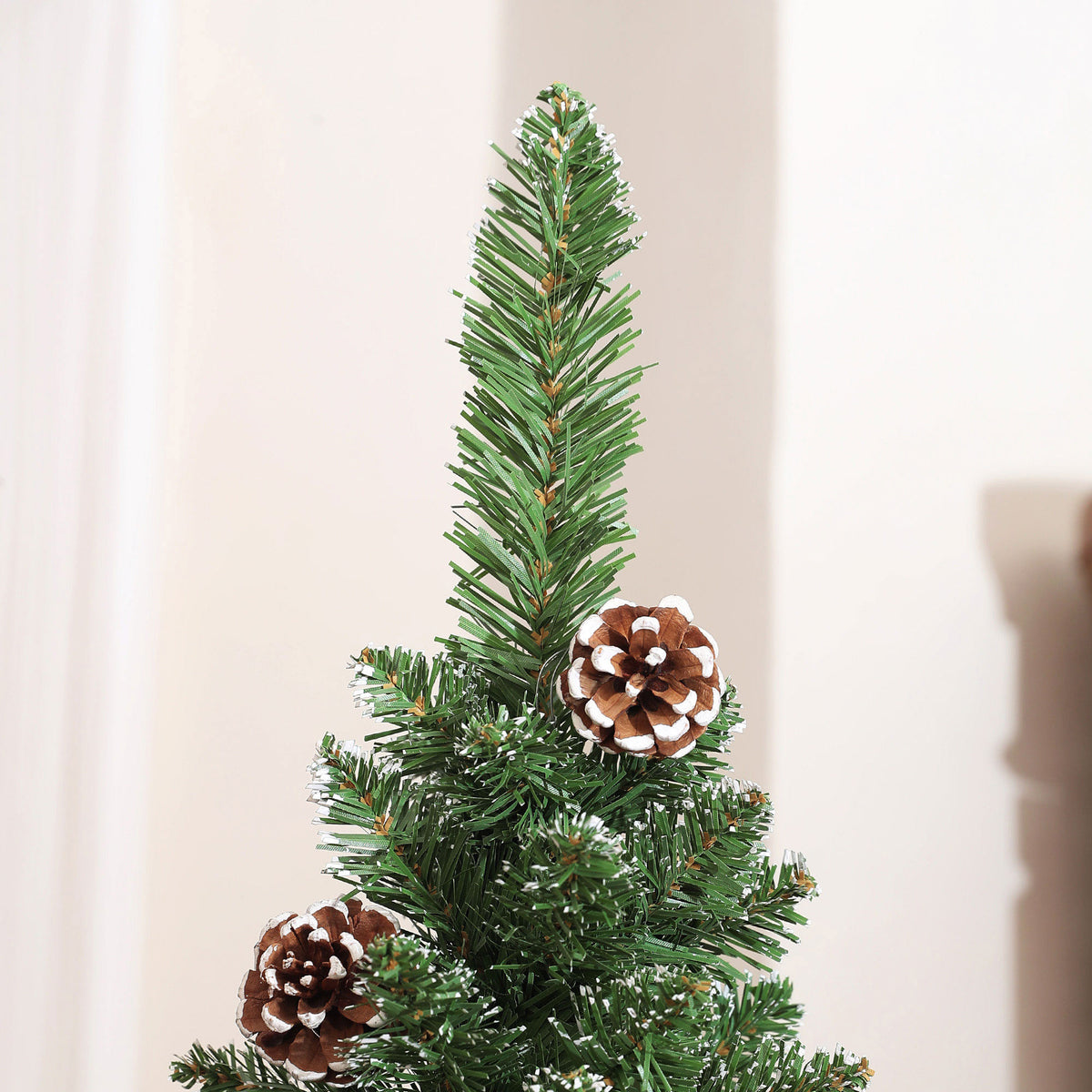 Albero di Natale Innevato 225 cm con 980 Rami e Pigne