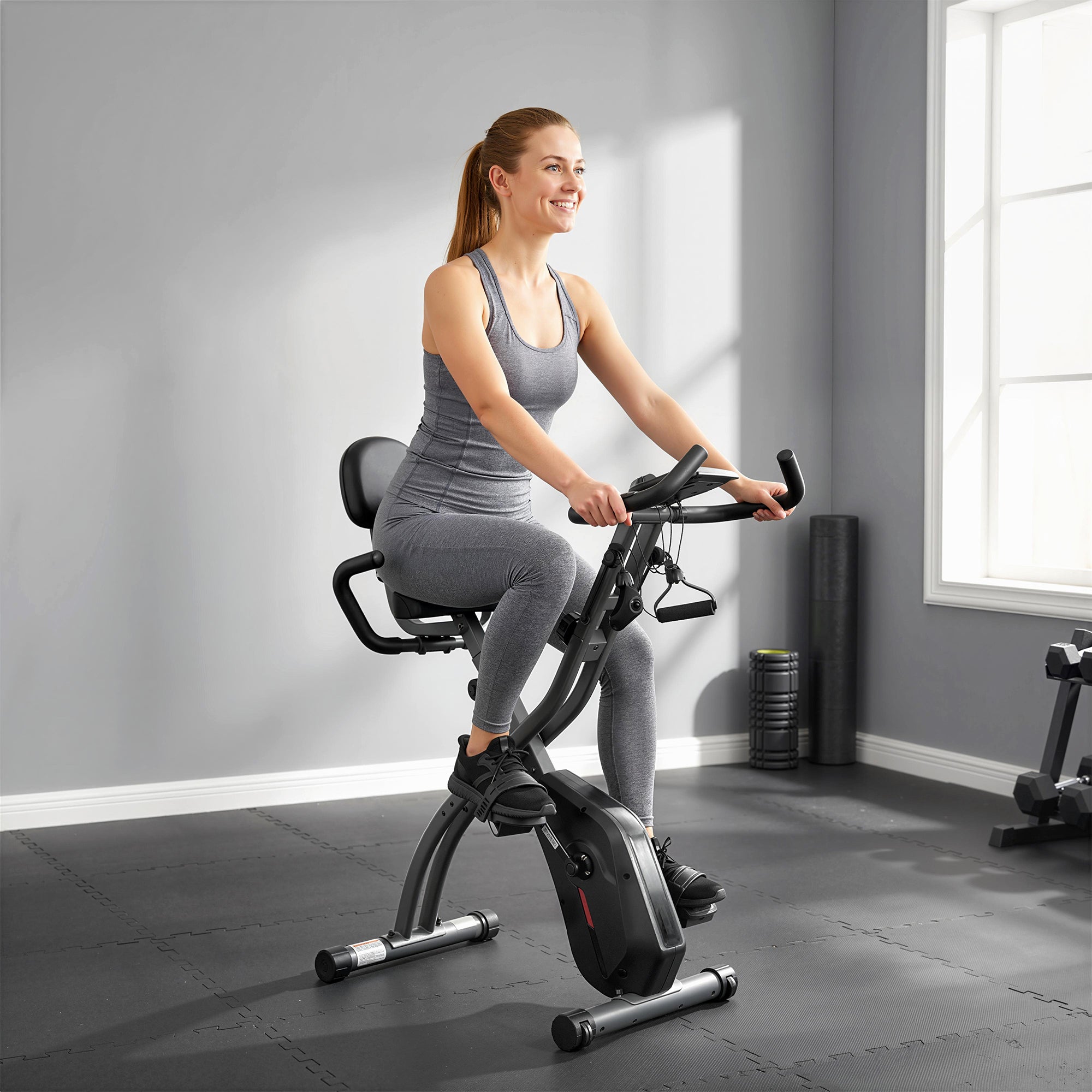Cyclette Magnetica con Resistenza a 8 Livelli, Display LCD e App Bluetooth, in Acciaio Q195 Nero