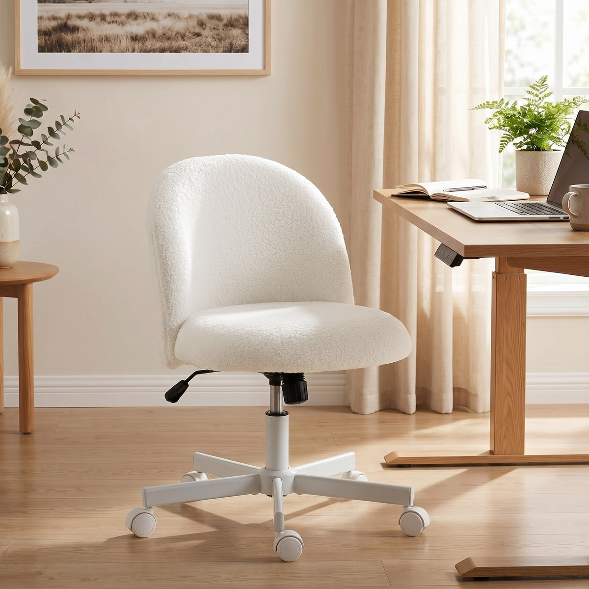 Sedia Girevole in Sherpa Crema con Altezza Regolabile